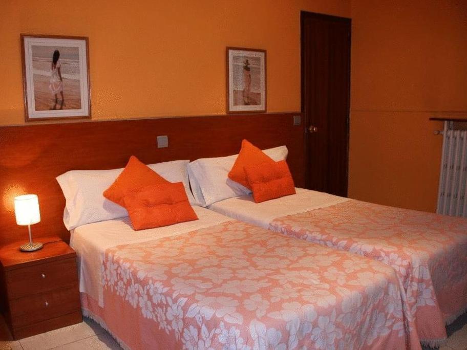 โอสตัล เซร์บันเตส Hotel มาดริด ภายนอก รูปภาพ