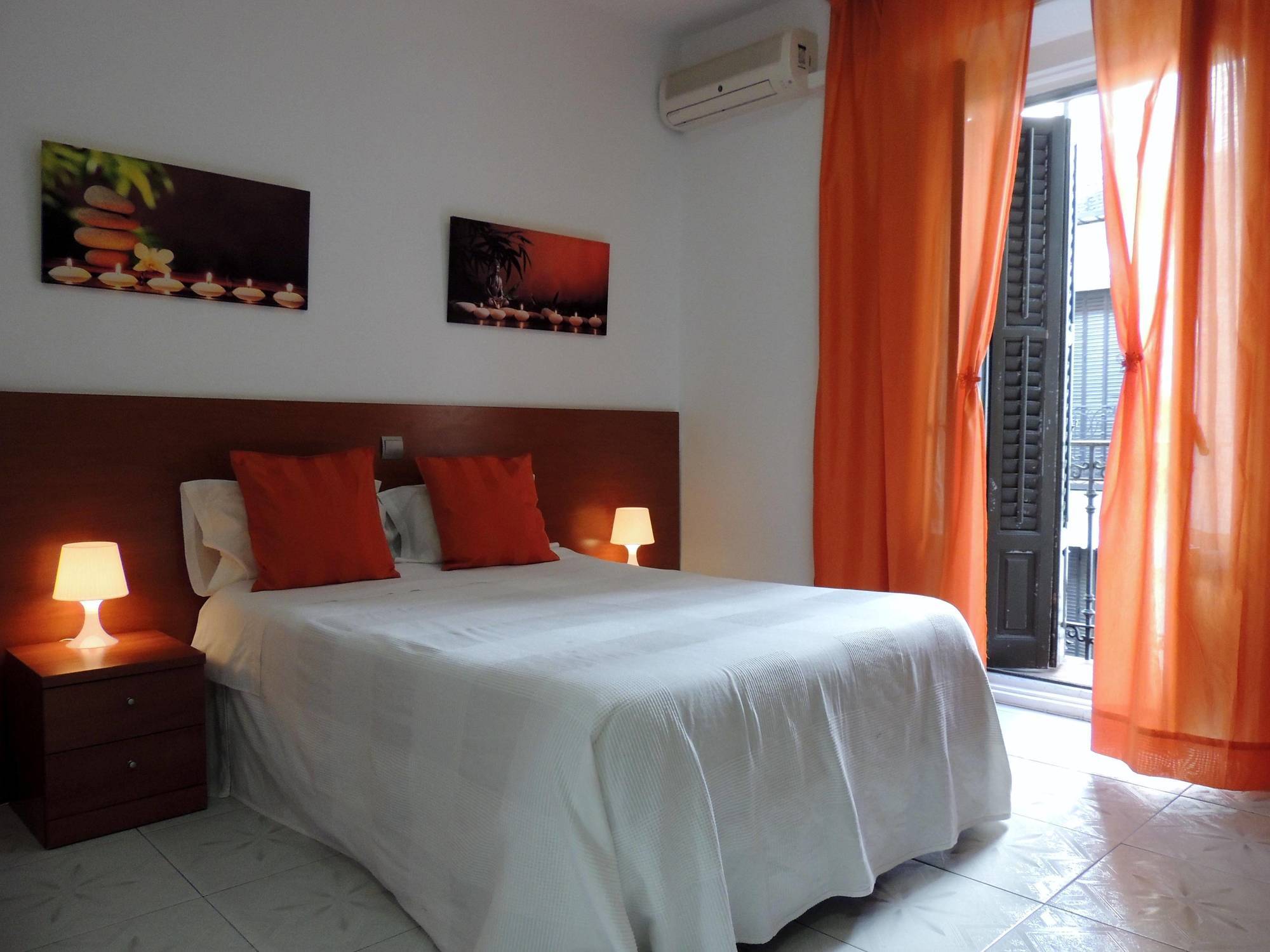 โอสตัล เซร์บันเตส Hotel มาดริด ภายนอก รูปภาพ